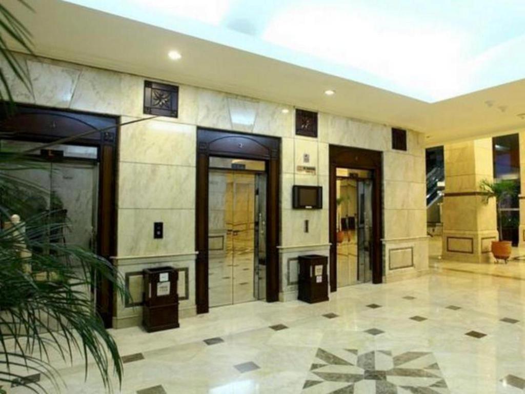 Grand Cempaka Business Hotel Джакарта Экстерьер фото