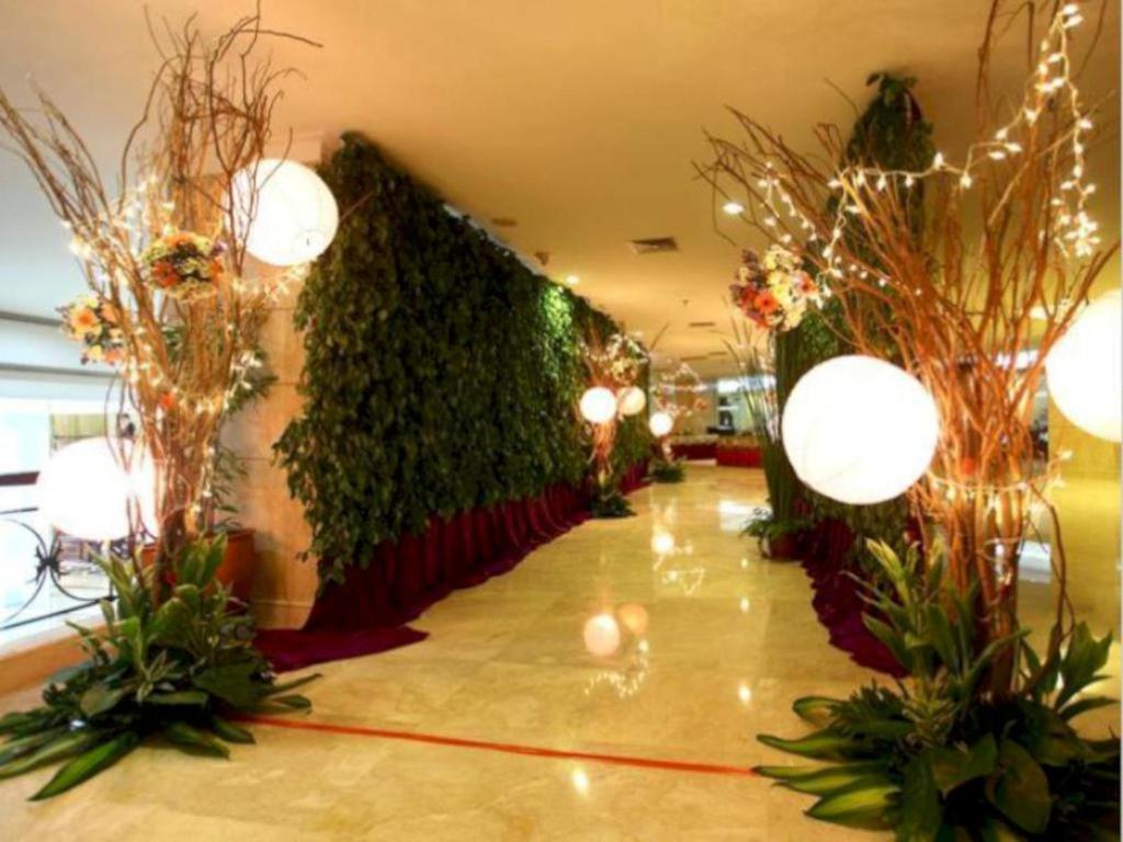 Grand Cempaka Business Hotel Джакарта Экстерьер фото