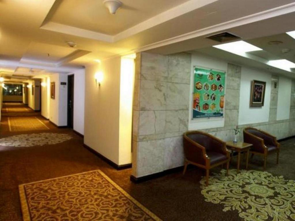 Grand Cempaka Business Hotel Джакарта Экстерьер фото